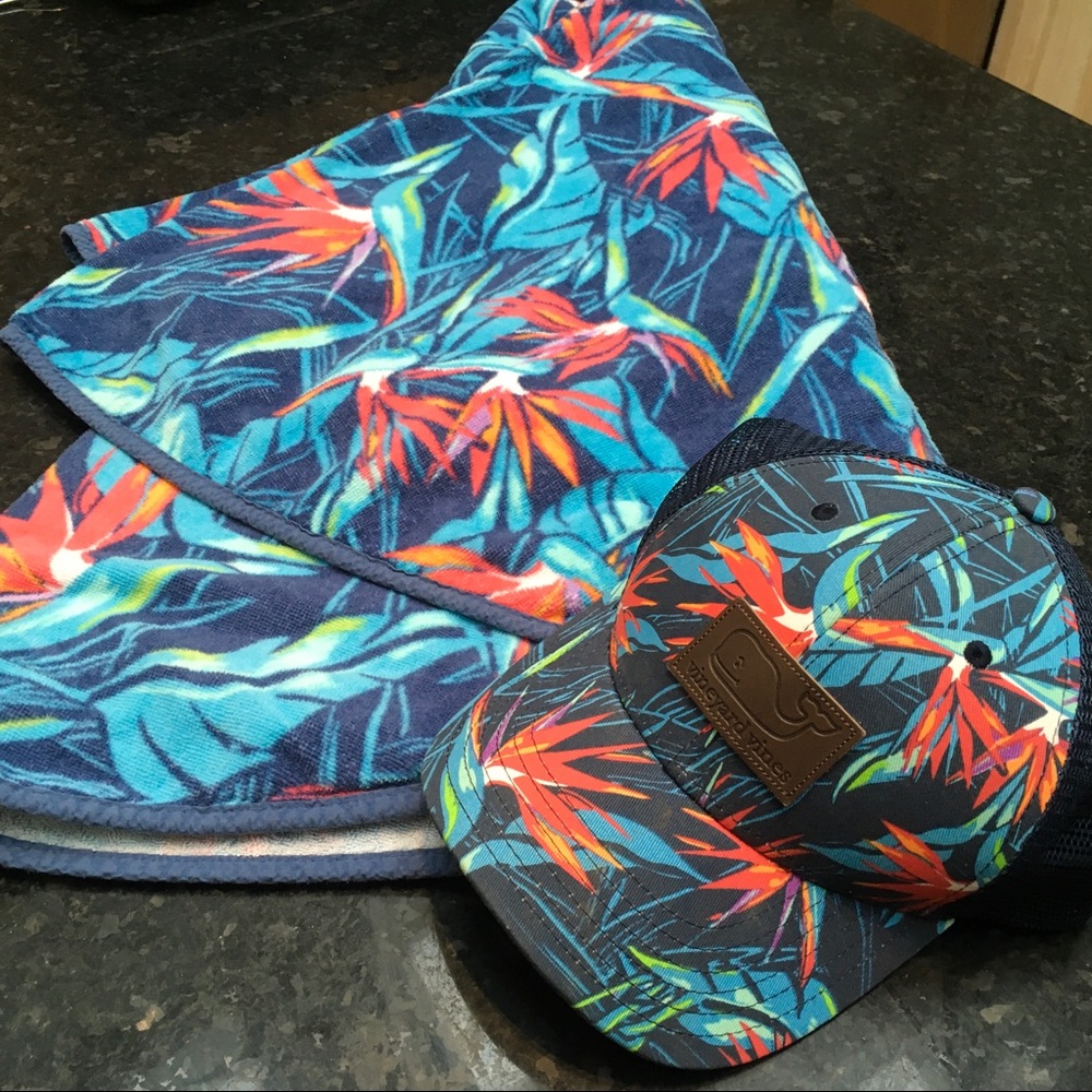 Vineyard vines round bird of paradise towel & hat